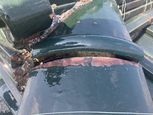 棟瓦に大きな隙間